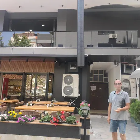Accogliente A Durazzo, Vicino Al Mare Shkallnur