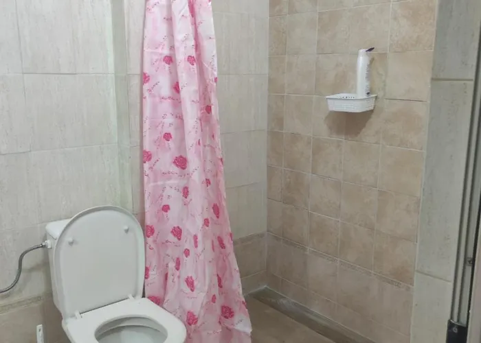 Accogliente A Durazzo, Vicino Al Mare Couette-café *