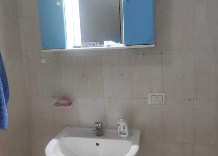 Accogliente A Durazzo, Vicino Al Mare Couette-café *